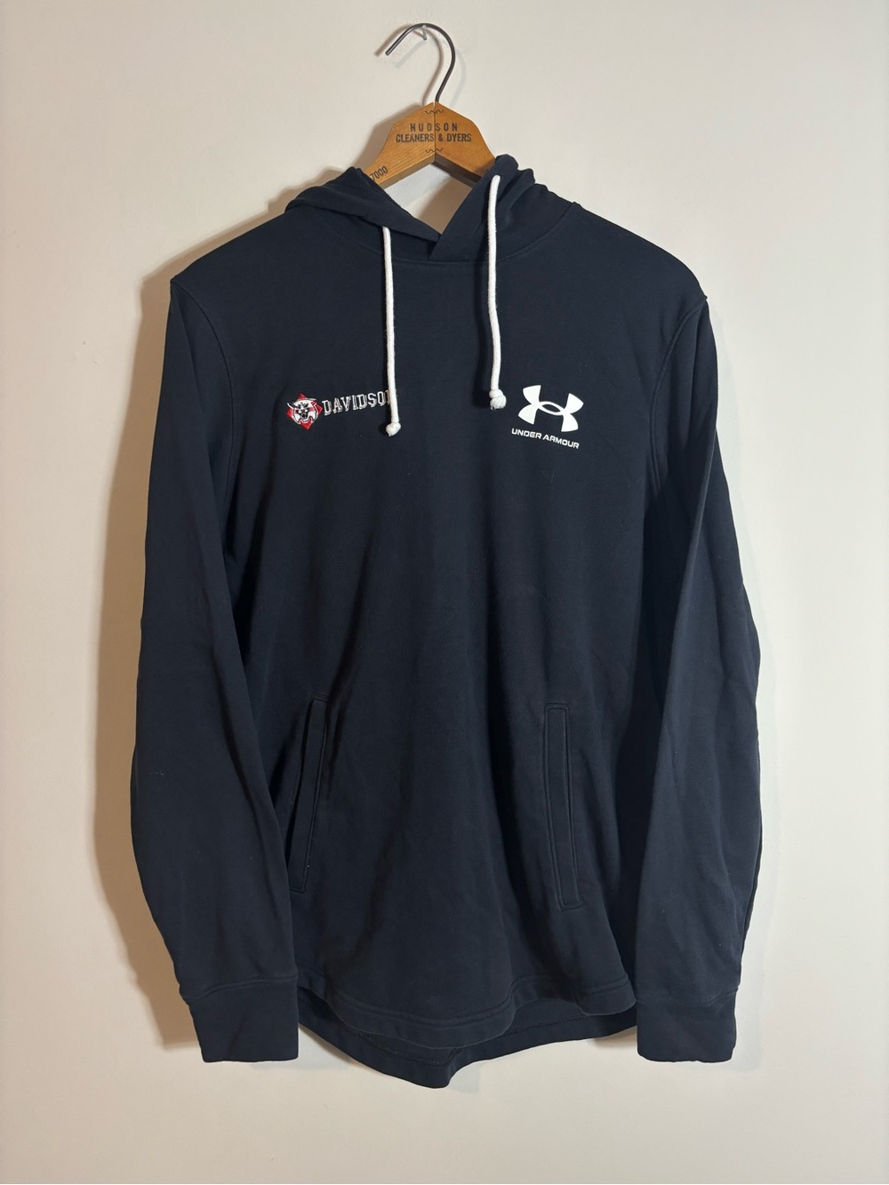 Under Armour Davidson College Wildcats Hoodie Loose Medium
